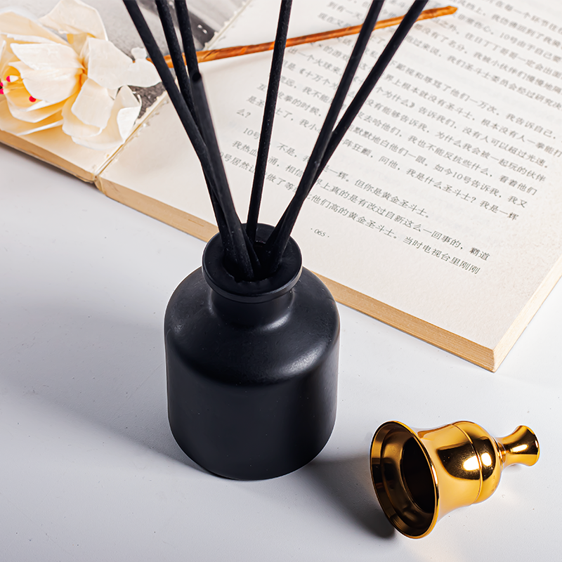 Botol Kaca Bulat Kosong untuk Parfum Rumah/Kantor Warna Hitam, 50ml, dengan Pengharum Ruangan dan Penyebar Aroma.