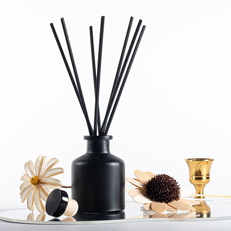 Botol Kaca Bulat Kosong untuk Parfum Rumah/Kantor Warna Hitam, 50ml, dengan Pengharum Ruangan dan Penyebar Aroma.