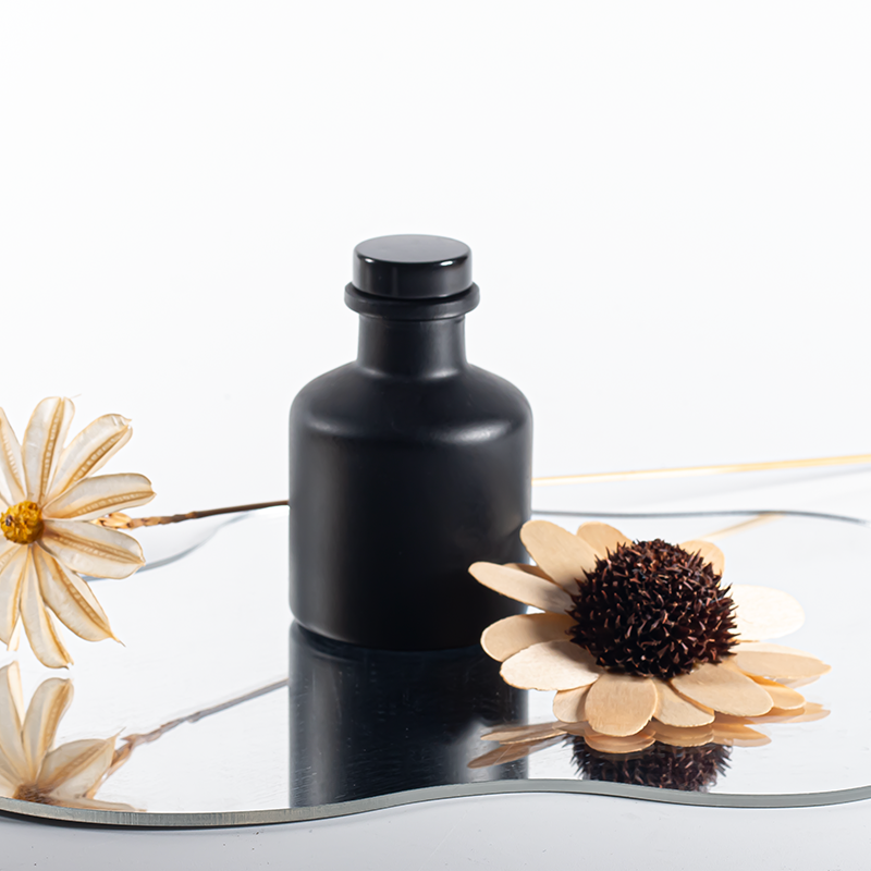 Botol Kaca Bulat Kosong untuk Parfum Rumah/Kantor Warna Hitam, 50ml, dengan Pengharum Ruangan dan Penyebar Aroma.