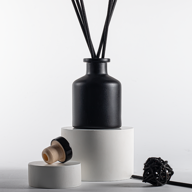Botol Kaca Bulat Kosong untuk Parfum Rumah/Kantor Warna Hitam, 50ml, dengan Pengharum Ruangan dan Penyebar Aroma.