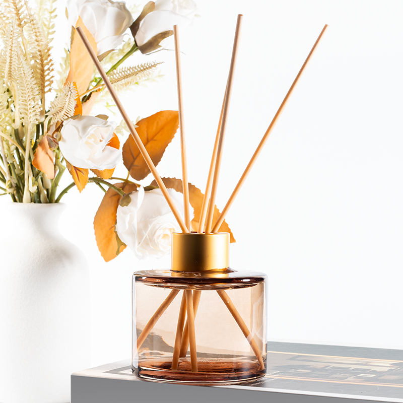 Elegant diffuser bottle