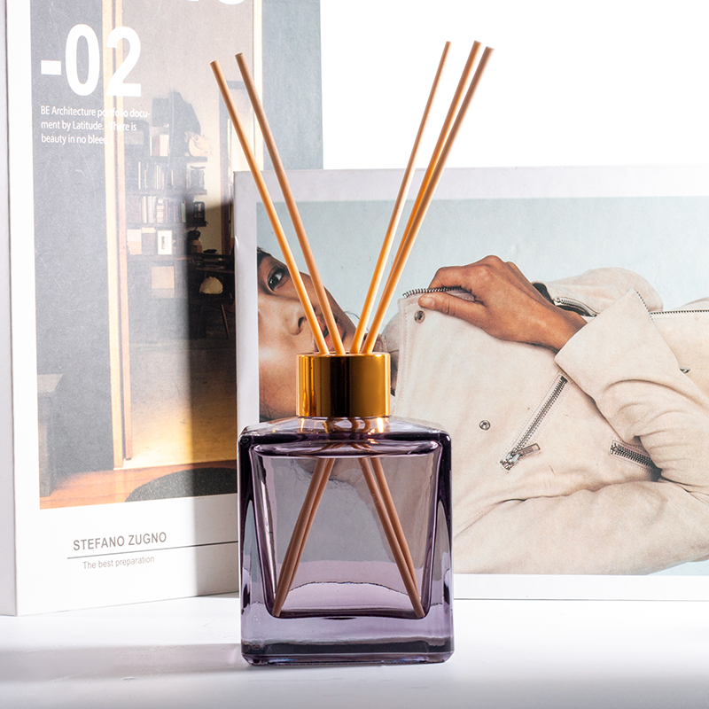 Luxurious diffuser bottle