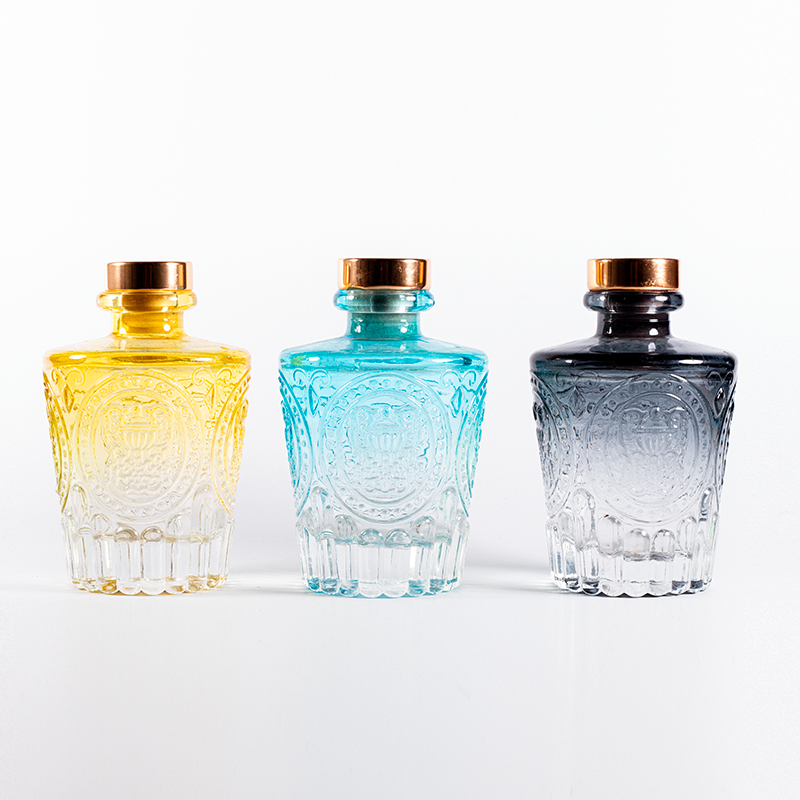 Botol Diffuser Reed Kaca Dekoratif Bermotif Bunga Timbul Bergaya Vintage 130ml