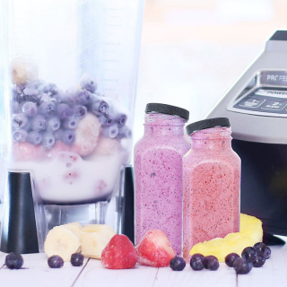 Bottiglie di vetro per bevande quadrate trasparenti da 250 ml, 350 ml e 500 ml all'ingrosso in fabbrica, bottiglie di vetro per succhi di frutta con coperchio in plastica