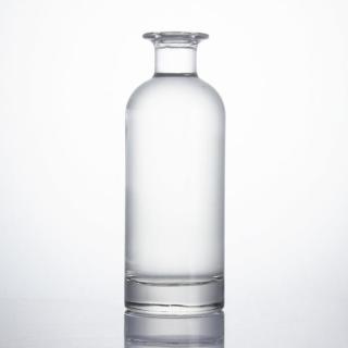 Jolie petite bouteille en verre pour boisson à la vodka