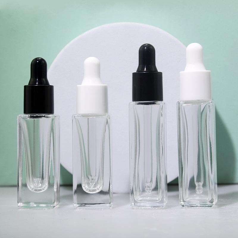 Pronto per la spedizione. Flacone in vetro quadrato da 5 ml e 10 ml con contagocce.