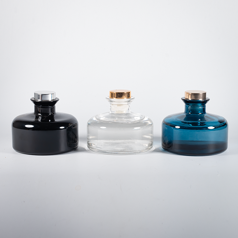 Difusor de aromas vintage de vidrio recargable para decoración del hogar.