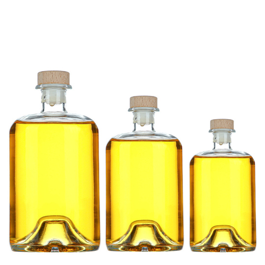 Bottiglia di vetro vuota trasparente personalizzata da 500 ml e 750 ml per vodka, whisky, liquori