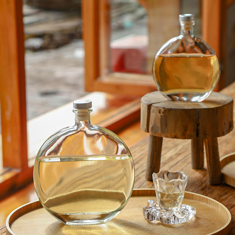 Botol Kaca Datar Kosong Desain Baru 250ml 500ml 750ml untuk Minuman Keras, Anggur, dan Vodka dengan Sumbat Emas