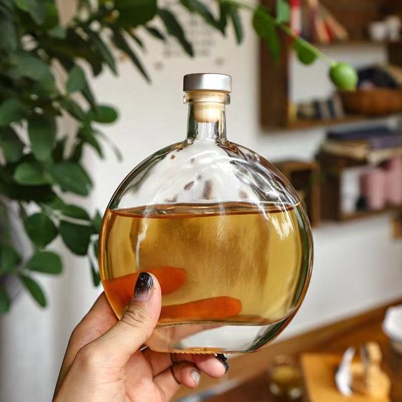 Botol Kaca Datar Kosong Desain Baru 250ml 500ml 750ml untuk Minuman Keras, Anggur, dan Vodka dengan Sumbat Emas