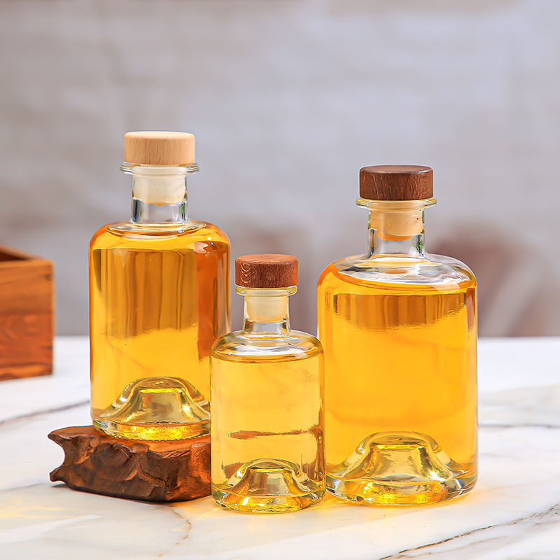 100 ml, 250 ml, 375 ml, 500 ml, 750 ml, transparente, versiegelte Weinflasche aus Glas mit Polymerstopfen