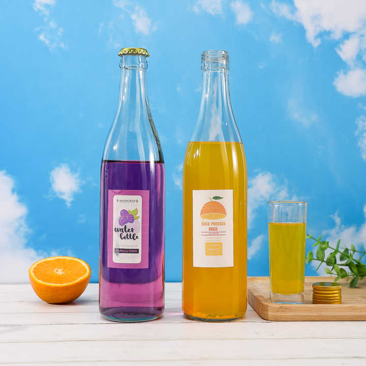 流行的透明碳酸饮料酒瓶，520毫升装。