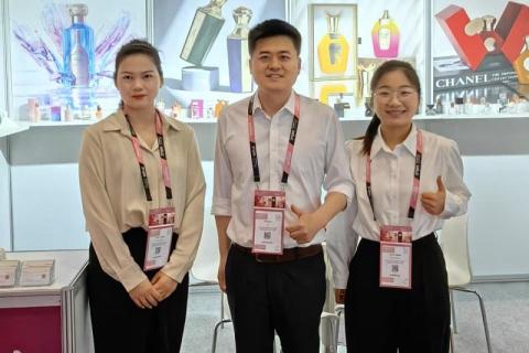 Inside the Craft: How Daxin Glass Elevates Fragrance Packaging Through Design and Precision
