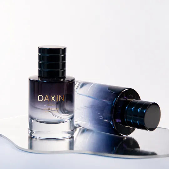 عطر كولونيا بخاخ 30 مل 50 مل عطر يدوم طويلاً زجاجات مربعة بألوان متدرجة