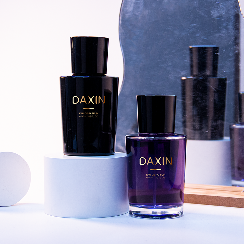 Botol Parfum Desainer Mewah OEM 50ml, Botol Parfum Kosong Kaca Hitam Unik untuk Isi Ulang