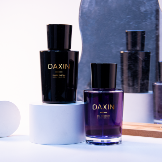 Botol Parfum Desainer OEM Mewah 50ml Botol Parfum Isi Ulang Kosong Kaca Hitam Unik