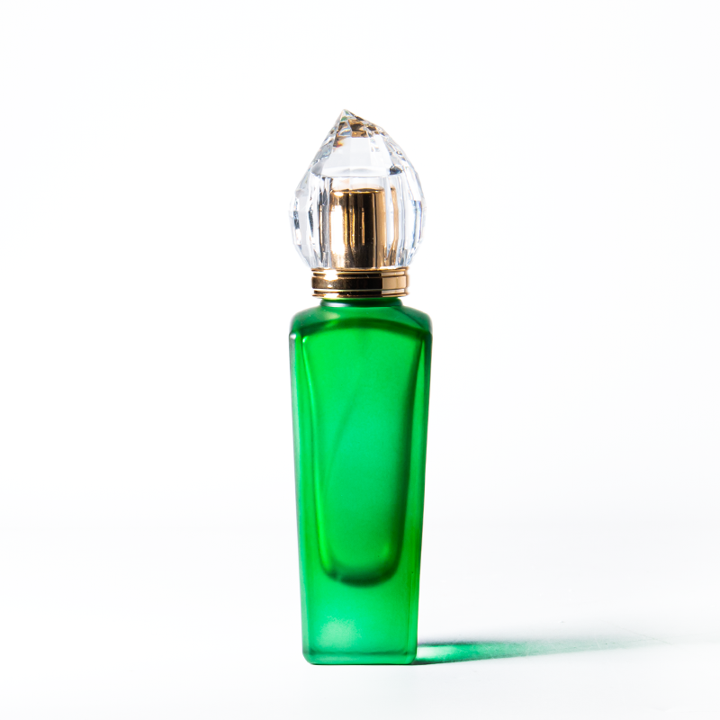 Fournisseur de flacons de parfum en verre : flacons de parfum en cristal de 30 ml et 50 ml et 100 ml.