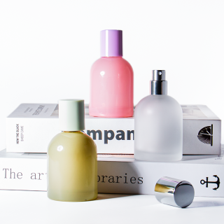 Botol Parfum Kaca Semprot Parfum Kosong Warna-warni 30ml, 50ml, 100ml dengan Kotak