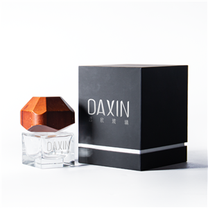 Botol Semprot Parfum Perjalanan Persegi 50ml 100ml 30ml dengan Tutup Kayu dan Kotak