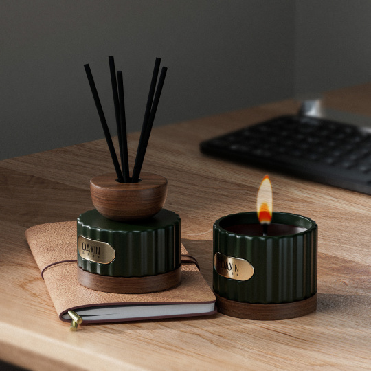 Set regalo di Natale con candela profumata in barattolo di vetro da 100 ml, diffusore cilindrico in bottiglia con elegante scatola di imballaggio