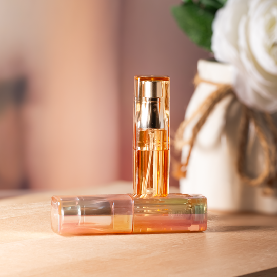 Mini tubo di profumo tascabile Spray da 5 ml Flacone atomizzatore per profumo riempito con fondo e nebbia fine