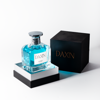 Quadratische, durchsichtige Glasflasche, 100 ml, mit Bördelverschluss, inklusive Verschluss und Verpackung.