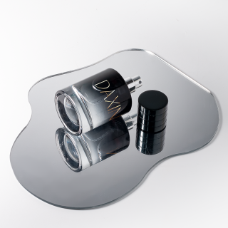 Individuell gestaltbarer, farbverlaufender, zylindrischer Glasflakon mit schwarzem Sprühverschluss (30 ml, 50 ml, 100 ml)