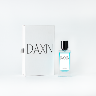 زجاجة عطر مستطيلة فارغة سعة 50 مل مع بخاخ مضخة، تأتي في حقيبة يد وعبوة كرتونية.