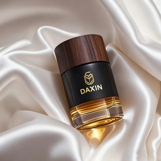 Individuell gestaltete, leere Kosmetik- und Parfümflasche in Holzoptik (50 ml/100 ml) mit Zerstäuber