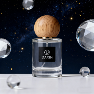 Flacons de parfum vides élégants pour femme, en forme de cylindre, avec autocollant en cuir personnalisé et bouchon en bois, disponibles en 30 ml, 50 ml et 100 ml.