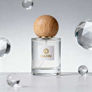 Flacons de parfum vides élégants pour femme, en forme de cylindre, avec autocollant en cuir personnalisé et bouchon en bois, disponibles en 30 ml, 50 ml et 100 ml.