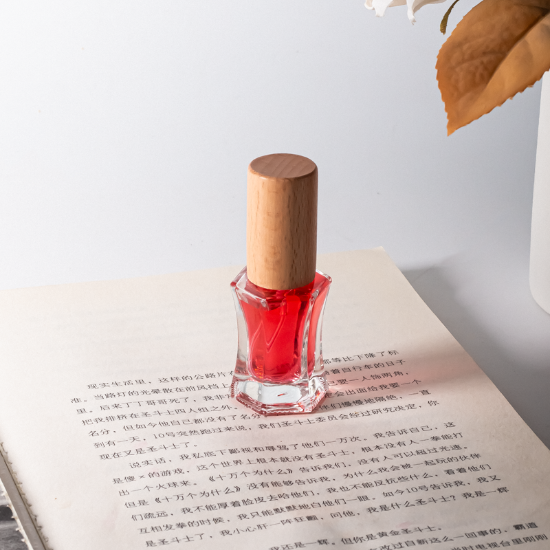 Delicate Perfume Spray Bottle
