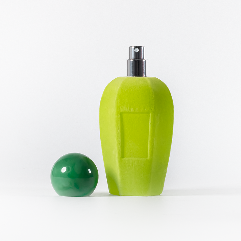 Botol Parfum Kaca Berbulu Mewah OEM ODM 55ml Botol Semprot Parfum Berwarna Berbulu