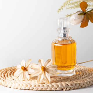 Tragbare, vertikale 50-ml-/100-ml-Sprühflasche mit Deckel für Parfüm und Kosmetik