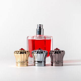 Botol Parfum Transparan Murah dengan Tutup, Ukuran 50ml, Tersedia dalam Kemasan Botol Berkerah Lipat.