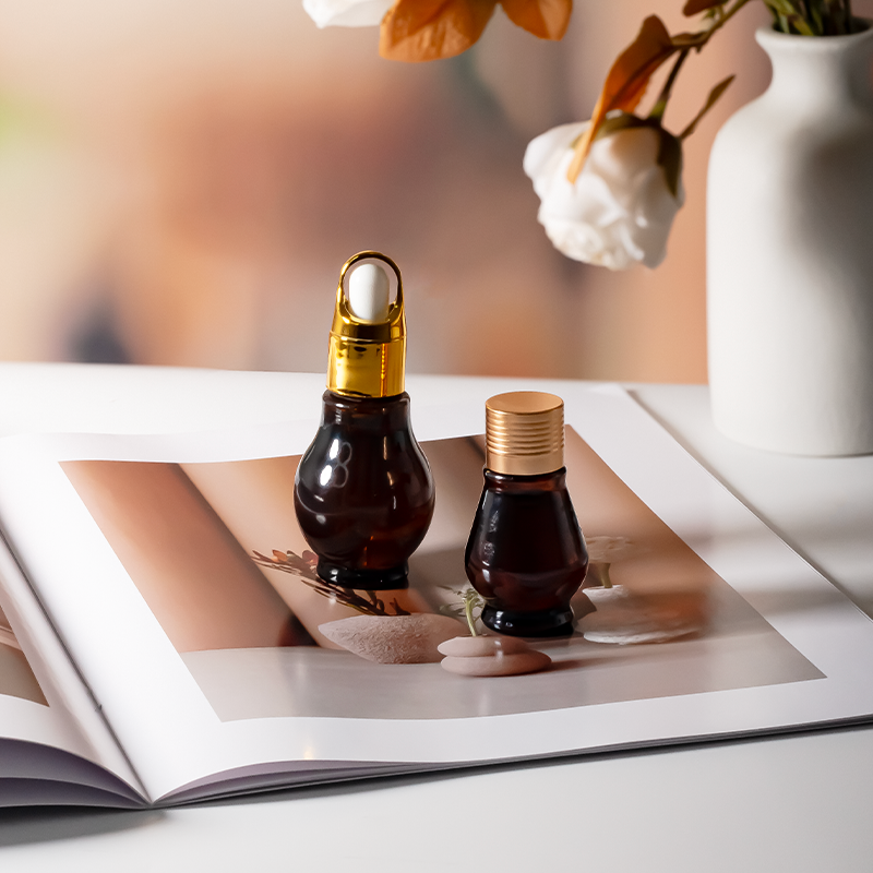 Gourd shape glass bottle