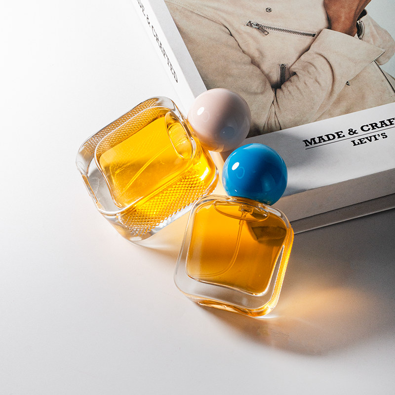 Refillable empty spray perfume bottle