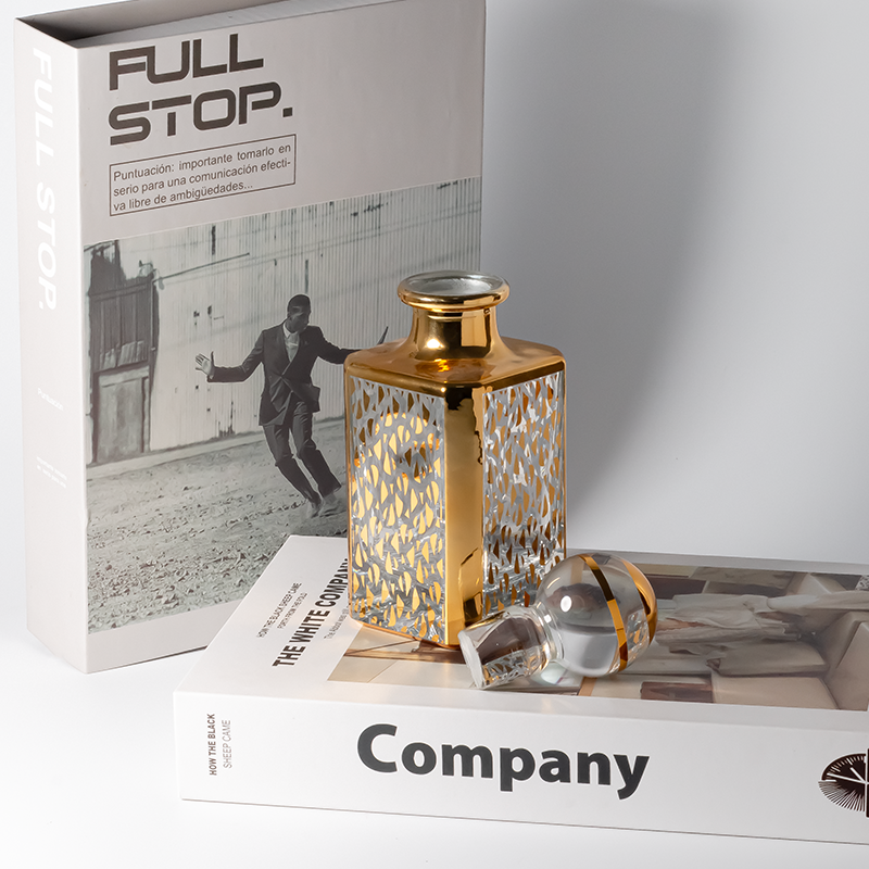 Custom glass oud perfume bottle