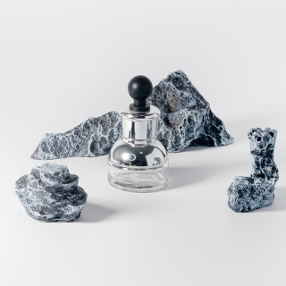 20毫升定制透明玻璃精华液滴管瓶，设计优雅，适用于化妆品精油