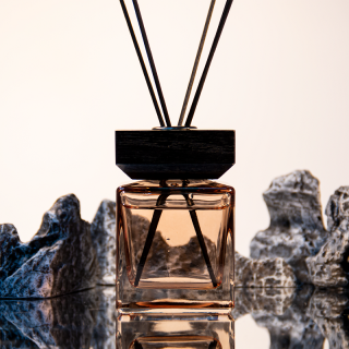 Botella difusora de aromaterapia con tapa de madera, botella cuadrada de vidrio para aromaterapia, ideal para la decoración del hogar y el dormitorio.