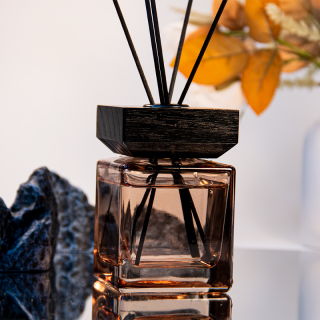 Botella difusora de aromaterapia con tapa de madera, botella cuadrada de vidrio para aromaterapia, ideal para la decoración del hogar y el dormitorio.