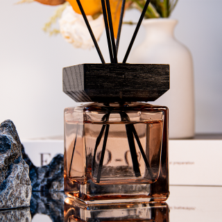 Botella difusora de aromaterapia con tapa de madera, botella cuadrada de vidrio para aromaterapia, ideal para la decoración del hogar y el dormitorio.