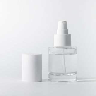 Производитель косметической упаковки. Изысканный флакон для лосьона-сыворотки, крема для лица и крема для ухода за кожей.