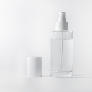Производитель косметической упаковки. Изысканный флакон для лосьона-сыворотки, крема для лица и крема для ухода за кожей.