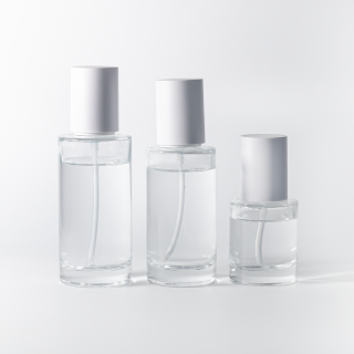 Производитель косметической упаковки. Изысканный флакон для лосьона-сыворотки, крема для лица и крема для ухода за кожей.