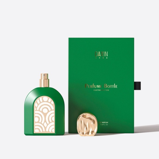 Flacon de parfum personnalisé de luxe en verre, disponible en 30 ml, 50 ml et 100 ml.