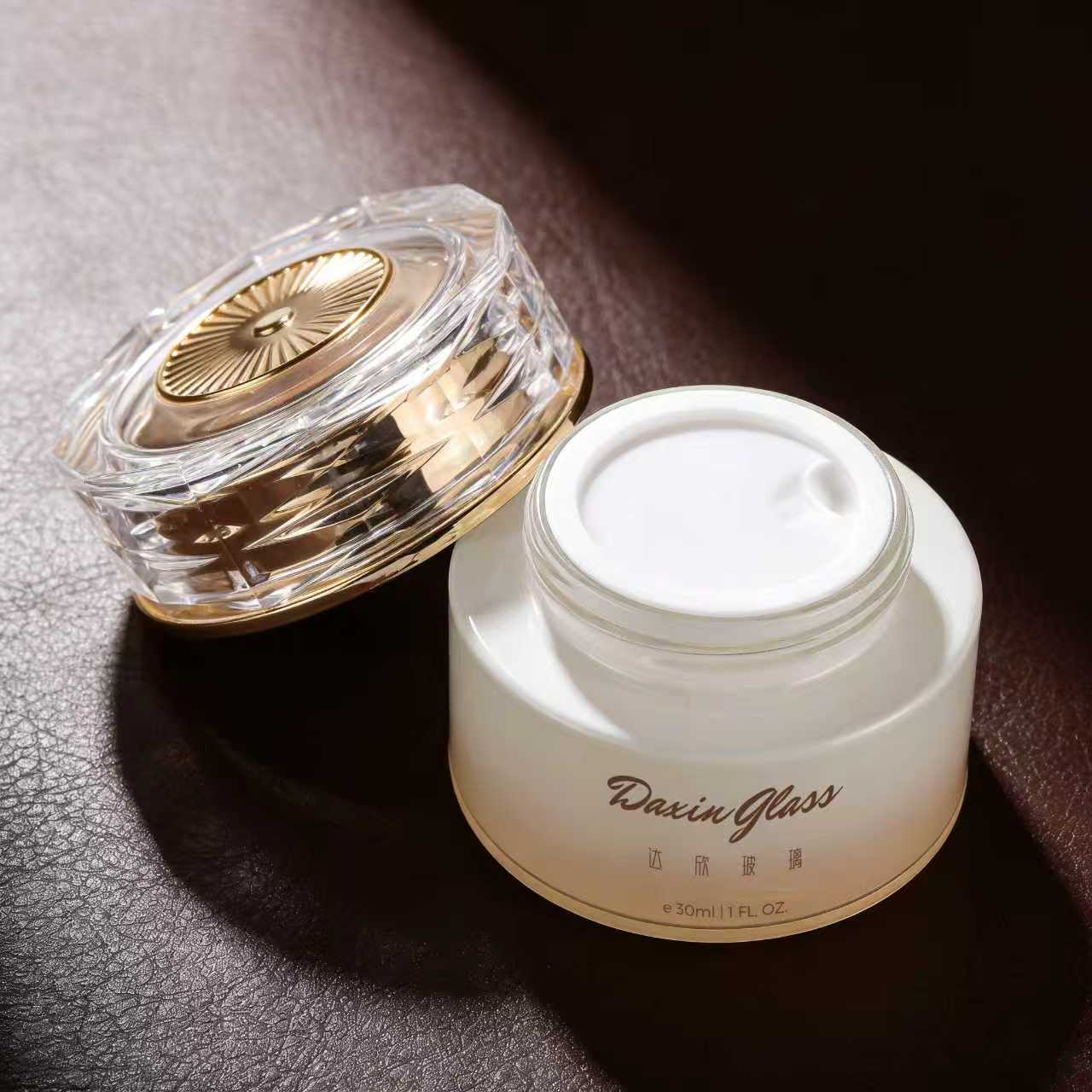 Stoples Kaca Kosmetik Bulat Datar Kustom 30ml 50ml Wadah Losion Krim Perawatan Kulit dengan Tutup