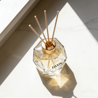 Botol Kaca Diffuser Aromaterapi Berbentuk Belah Ketupat Unik 100ml 200ml