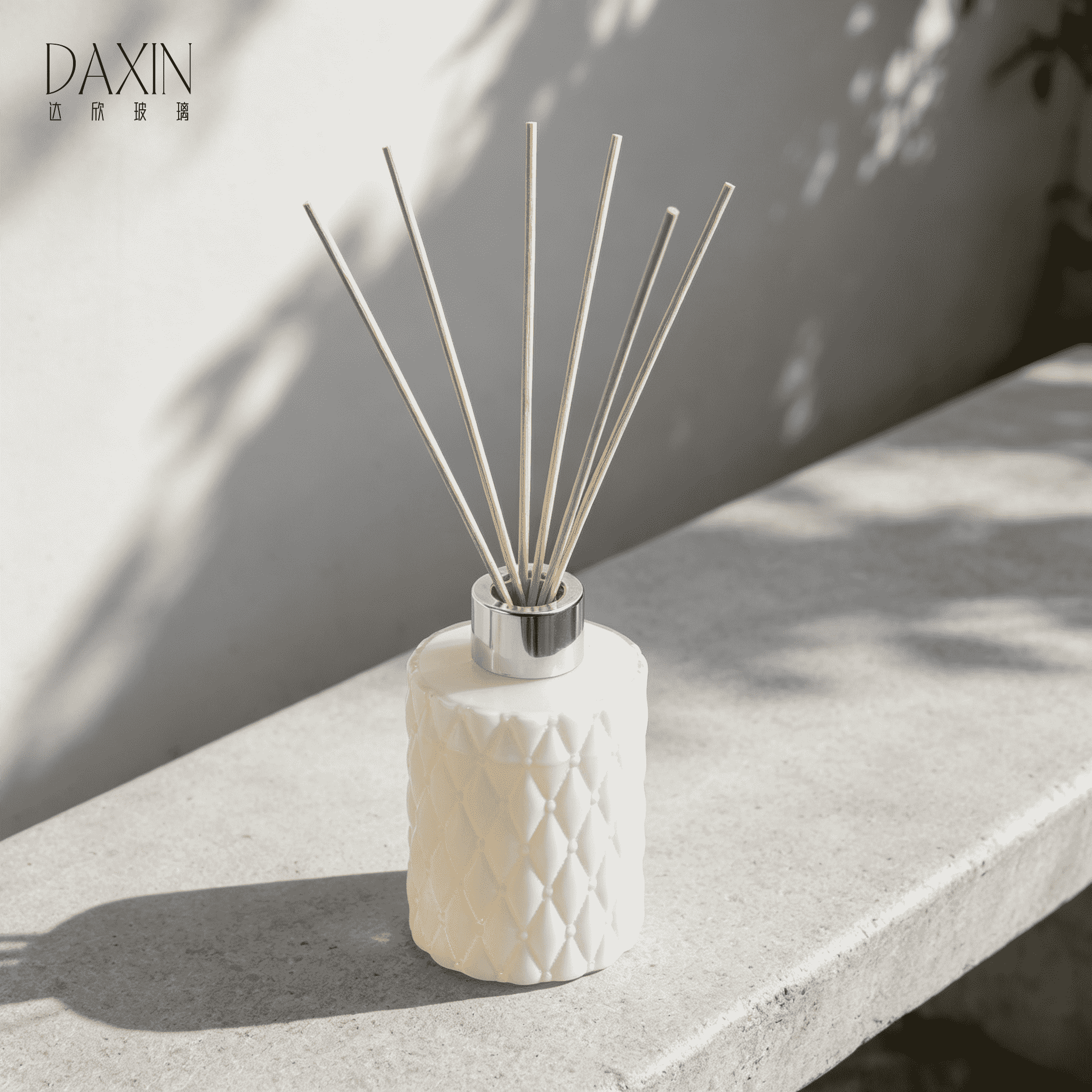 120ml & 170ml Black/White Glass Reed Diffuser Bottles