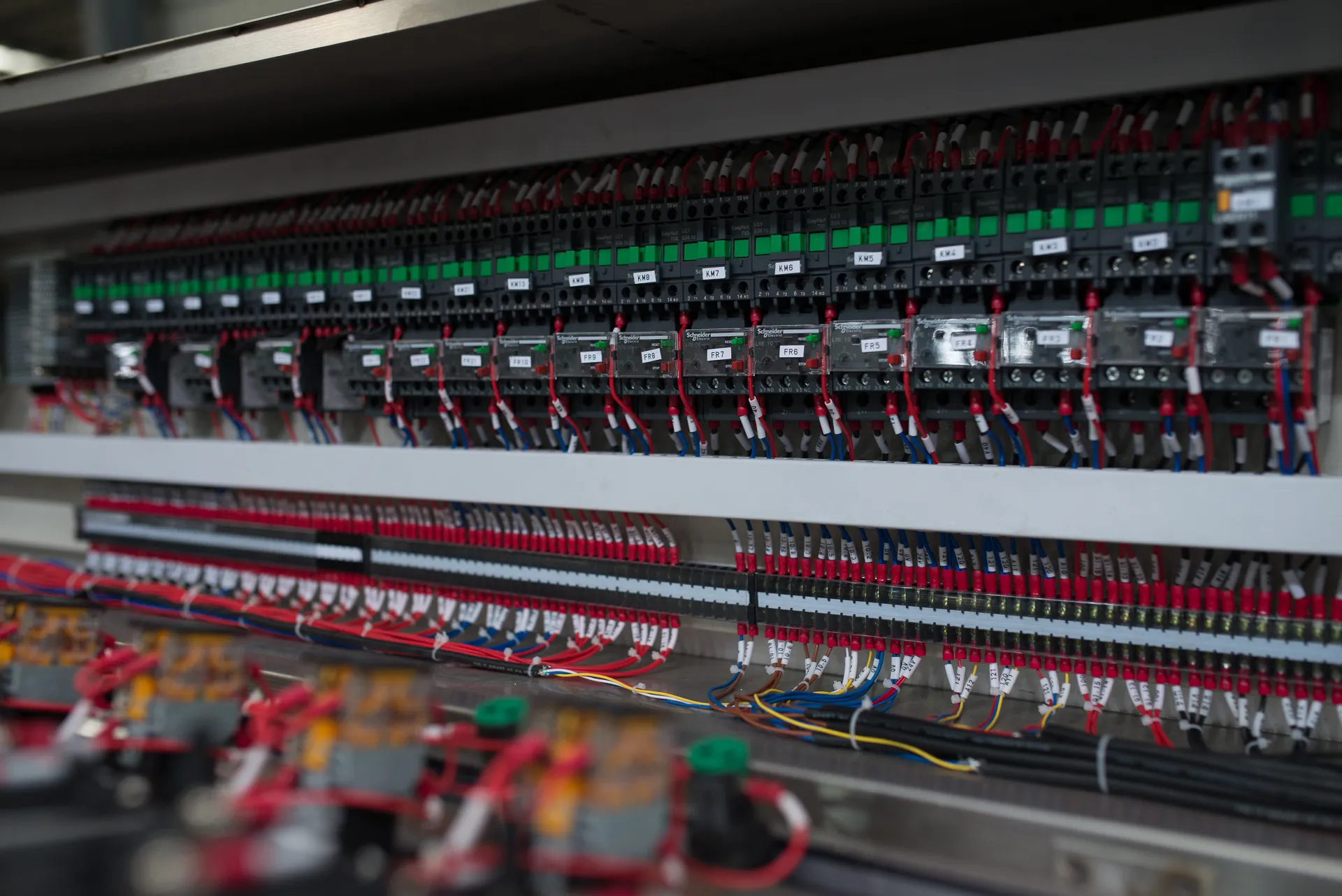 glass straight-line edging machine